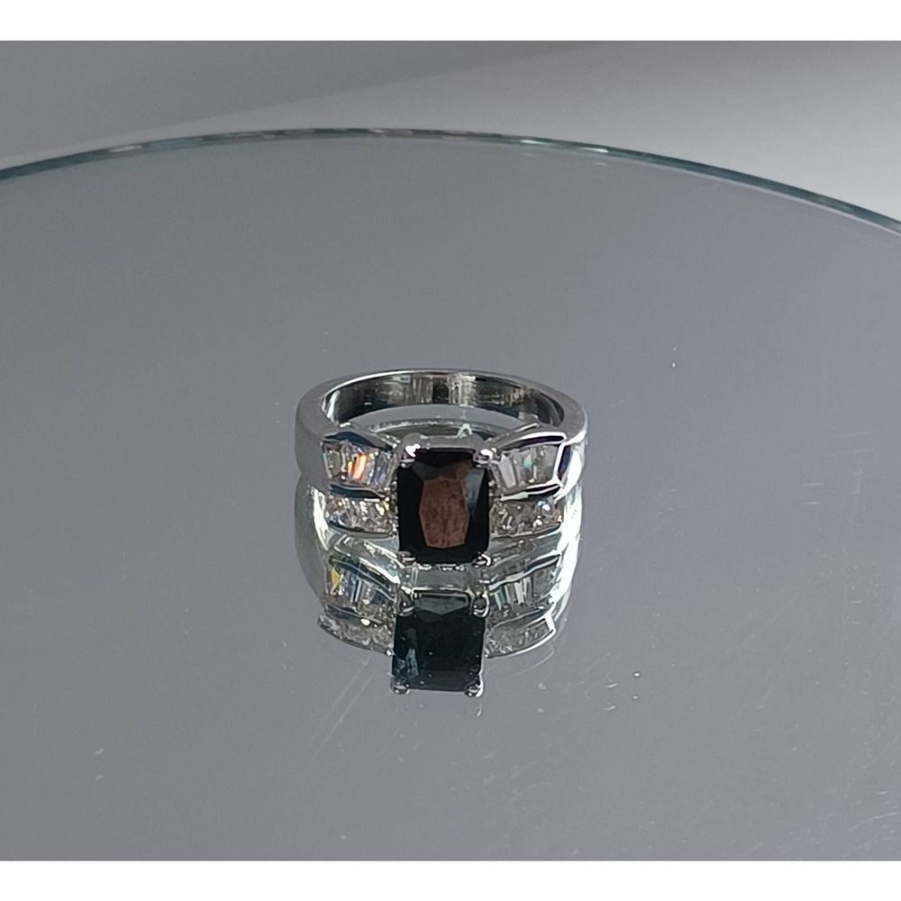 Swarovski Elements - Size 6 - Silver tone ring as pictured